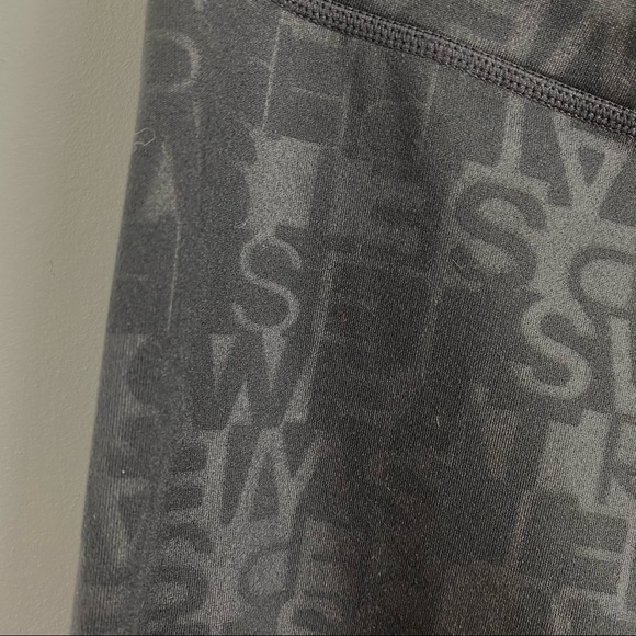 NWT Adidas Cropped activewear leggings size S - Picture 5 of 7